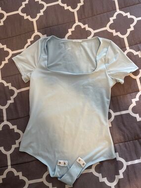 Square-Neck Short Sleeve Bodysuit in Light Blue